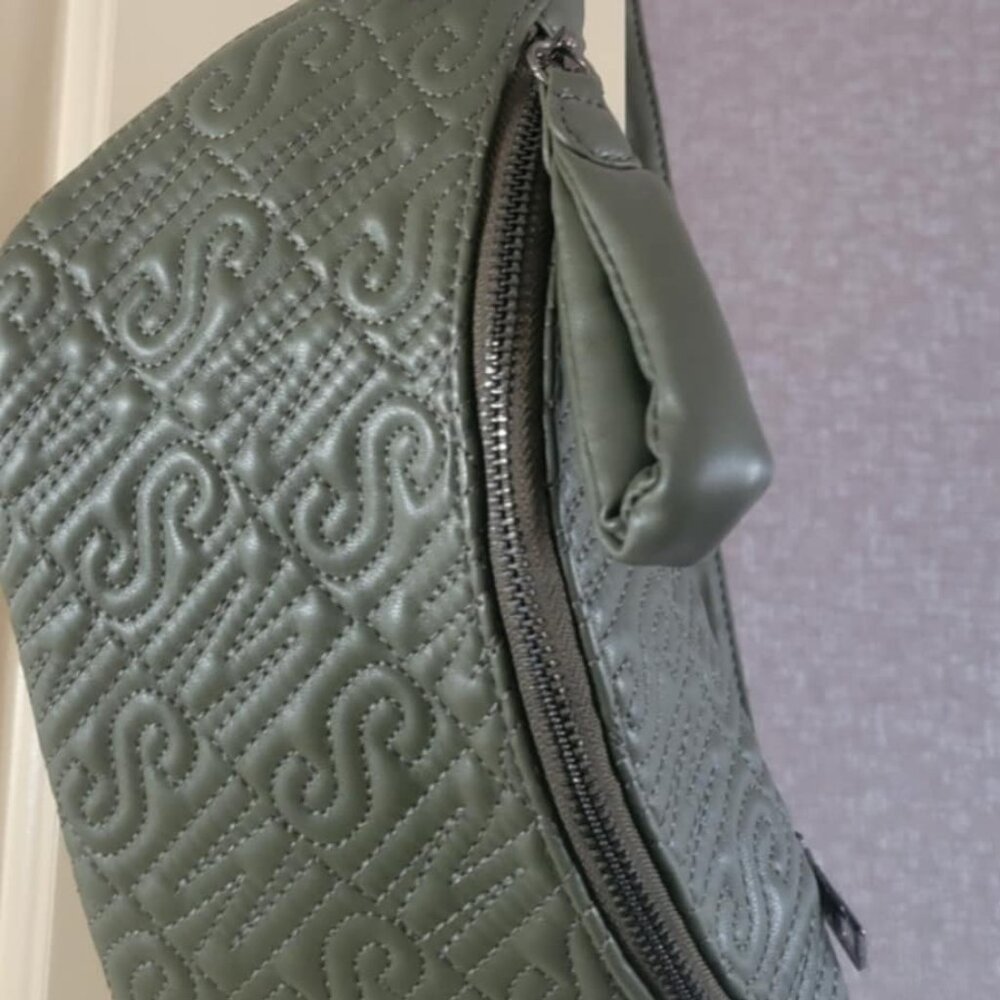 Steve Madden Sling/Fanny Bag - Picture 2 of 6